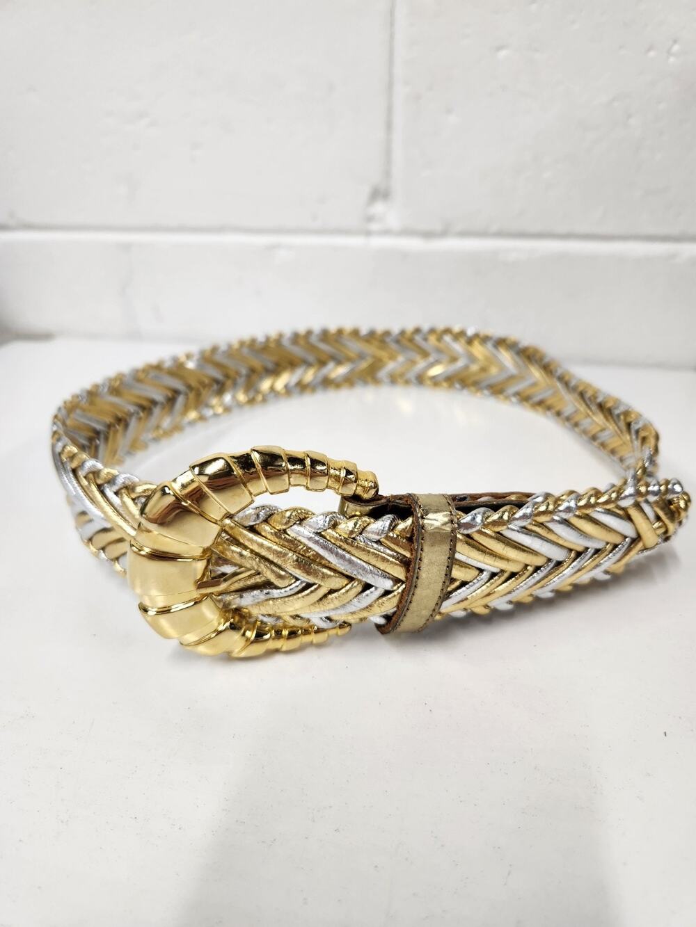 Vtg. Lady Captiva Women's Metallic Gold/Silver Braided Genuine Leather Belt, Sm